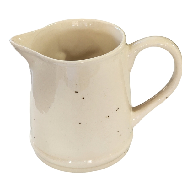 Vintage Bone White Ceramic Pitcher Embossed Hen Farmhouse Style‎ 6H x 8W - Picture 2 of 8